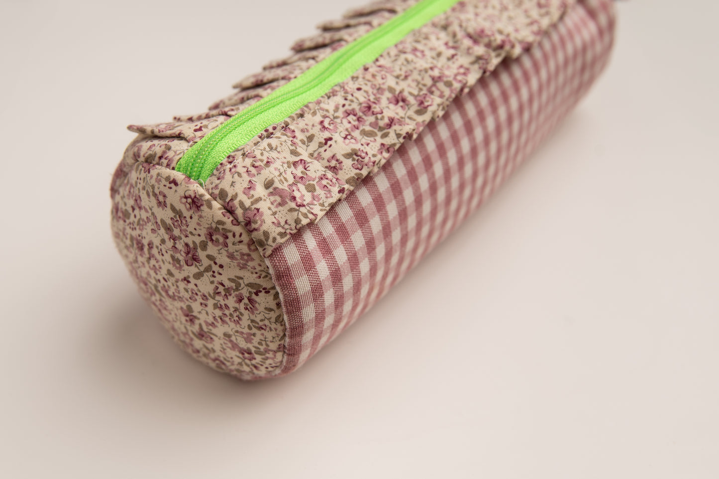 Estuche Vichy Volantes Rosa & Verde Neón