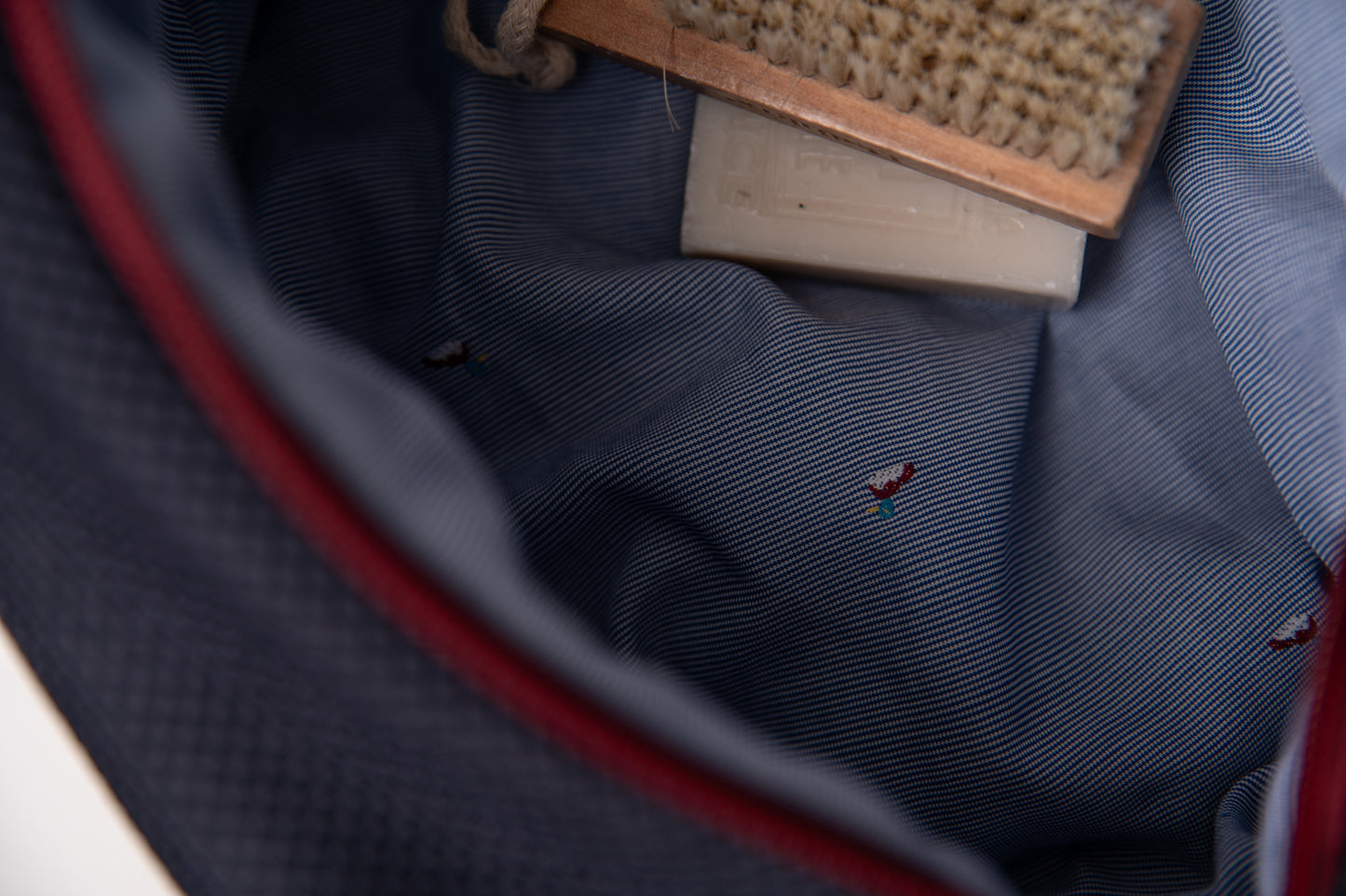 Neceser 3D Azul Marino y Granate