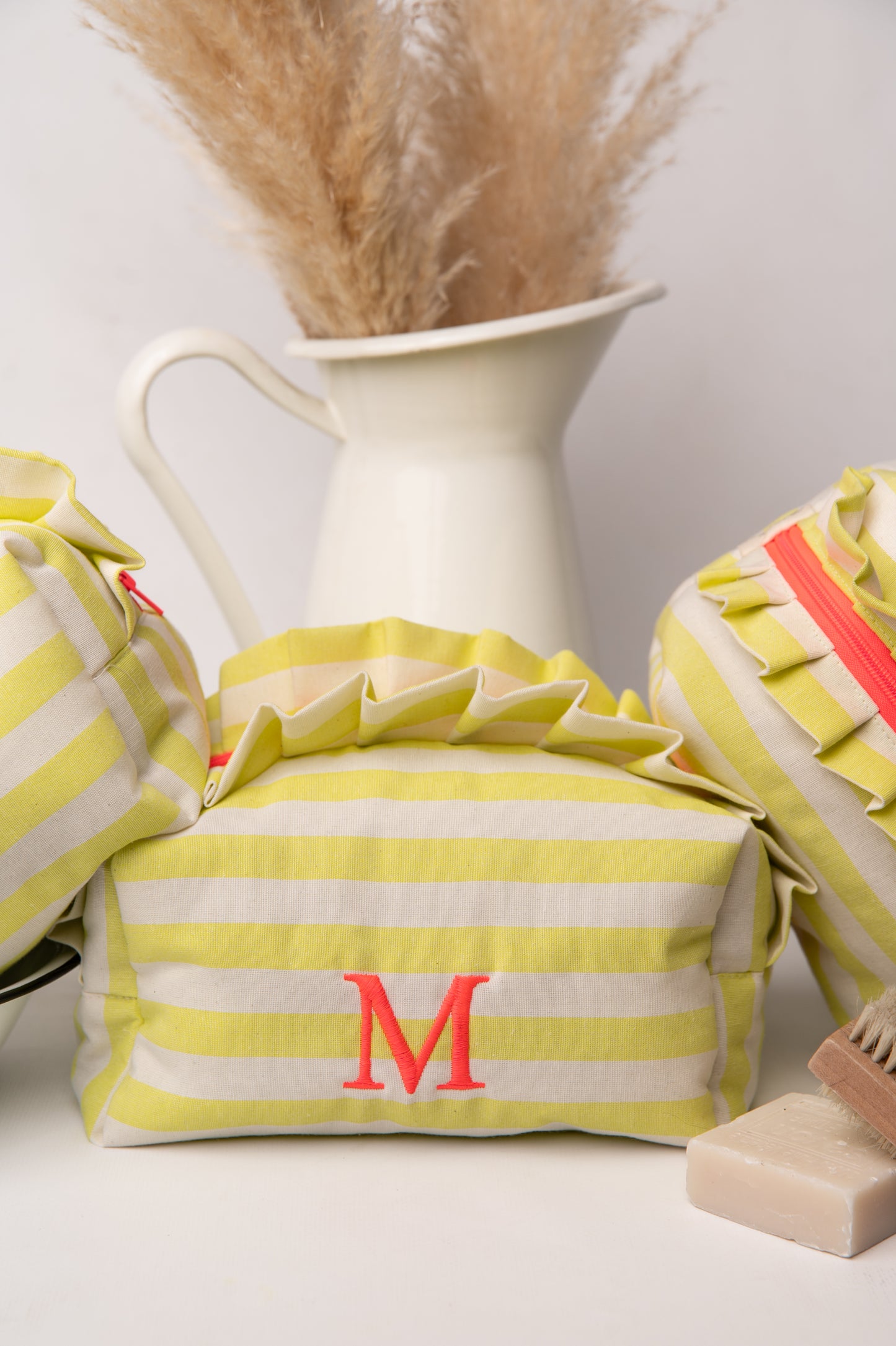 Neceser Rayas Anchas Volantes Mdm 11006 Amarillo