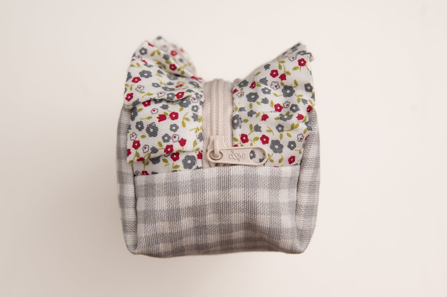 Estuche Vichy Volantes Gris