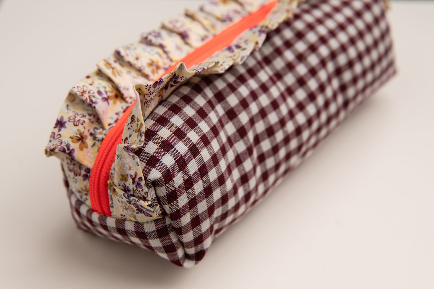 Estuche Vichy Volantes Granate & Naranja Neón